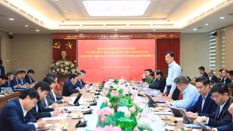 Đồng chí Nguyễn Duy Ngọc phát biểu chỉ đạo tại buổi làm việc.