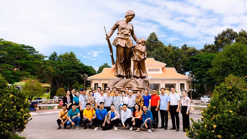 Khu tưởng niệm nữ Anh hùng liệt sĩ Nguyễn Thị Út, tại ấp Ngọc Hồ, xã Tam Ngãi, tỉnh Vĩnh Long.