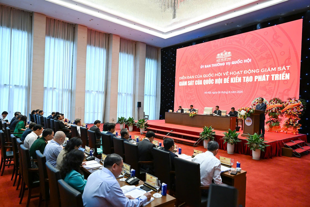 Quang cảnh Diễn đàn. (Ảnh: DUY LINH) z6878037040427-ebc10c690487c8d1c00256f64115b1a9.jpg