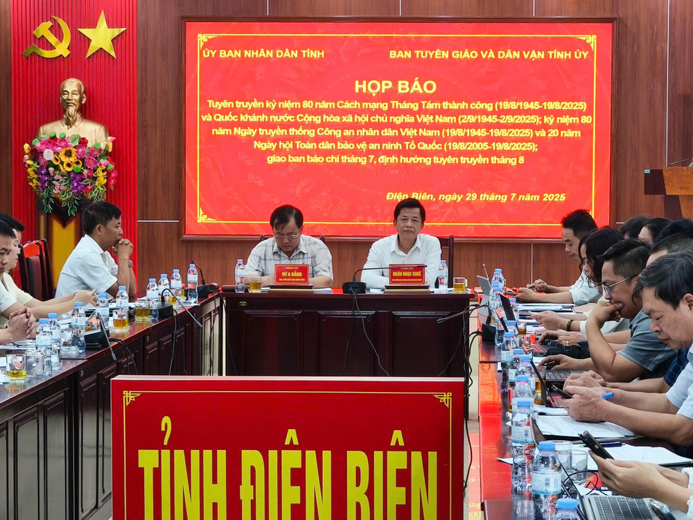 Quang cảnh họp báo. z6852263885248-e31b7571862ebc91b0edf8881cad1eb6.jpg