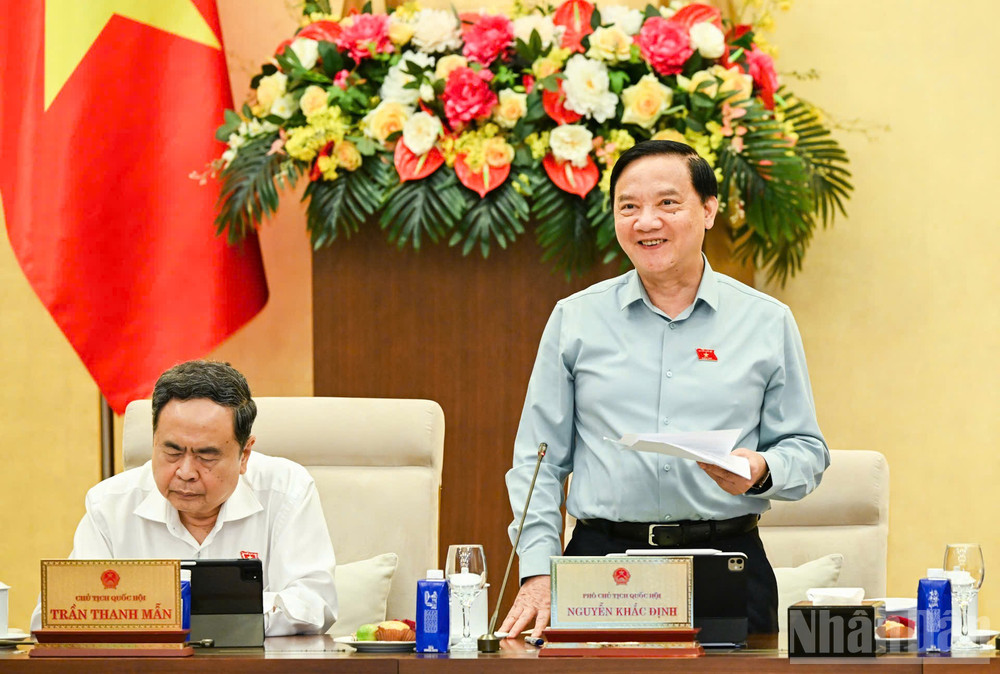 Phó Chủ tịch Quốc hội Nguyễn Khắc Định phát biểu kết luận. (Ảnh: DUY LINH)