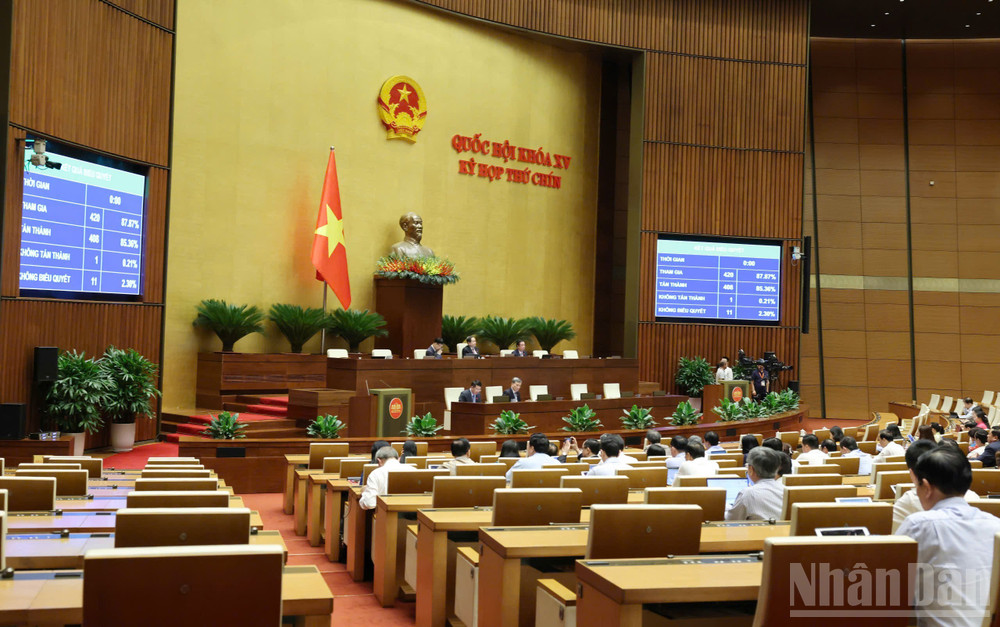 Kết quả biểu quyết. (Ảnh: DUY LINH) ndo_br_bieu-quye-luat-chat-luong-san-pham-2.jpg