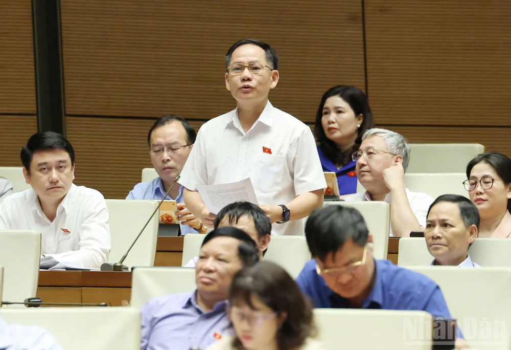 Đại biểu Trần Đình Gia (đoàn Hà Tĩnh). (Ảnh: DUY LINH) ndo_br_tran-dinh-gia-ha-tinh.jpg