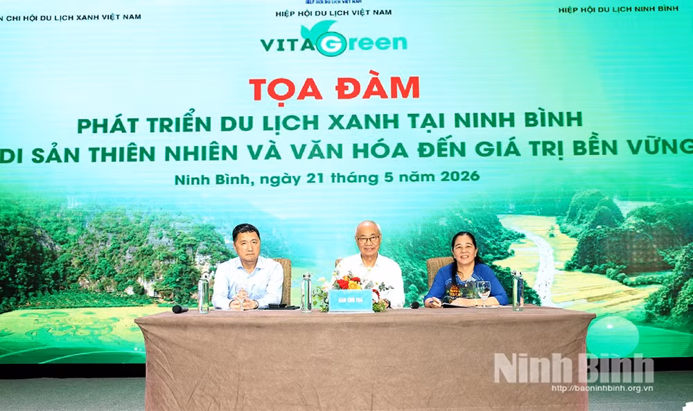 Các đại biểu chủ trì Tọa đàm.