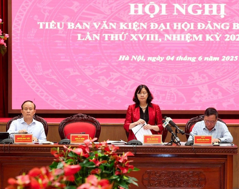 Bí thư Thành ủy Hà Nội Bùi Thị Minh Hoài phát biểu kết luận. hoi-nghi-chieu-4-6.jpg