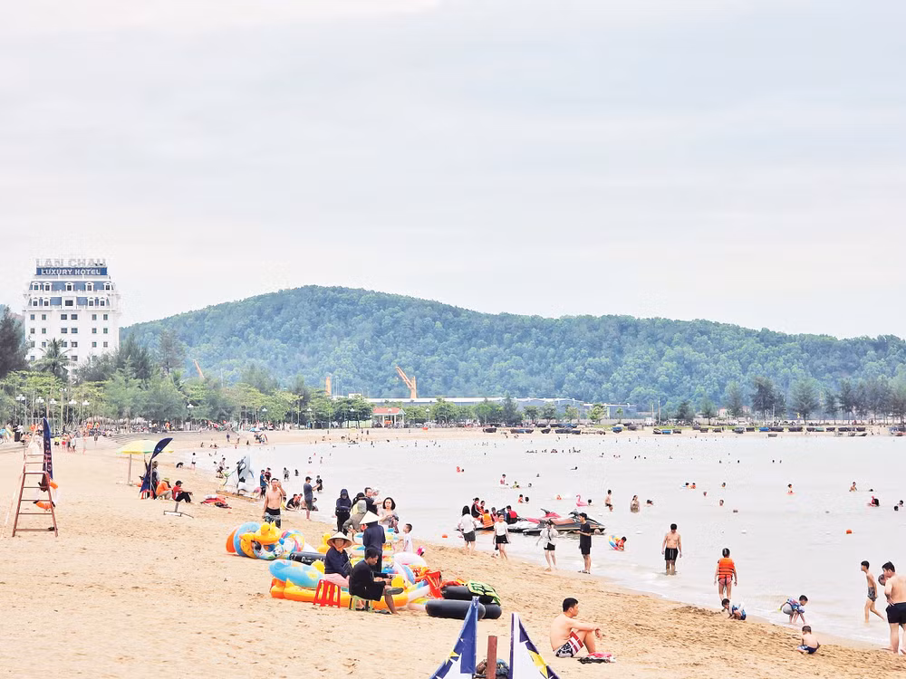 Du lịch biển Cửa Lò hướng tới những trải nghiệm bốn mùa. Ảnh: Nam Anh 