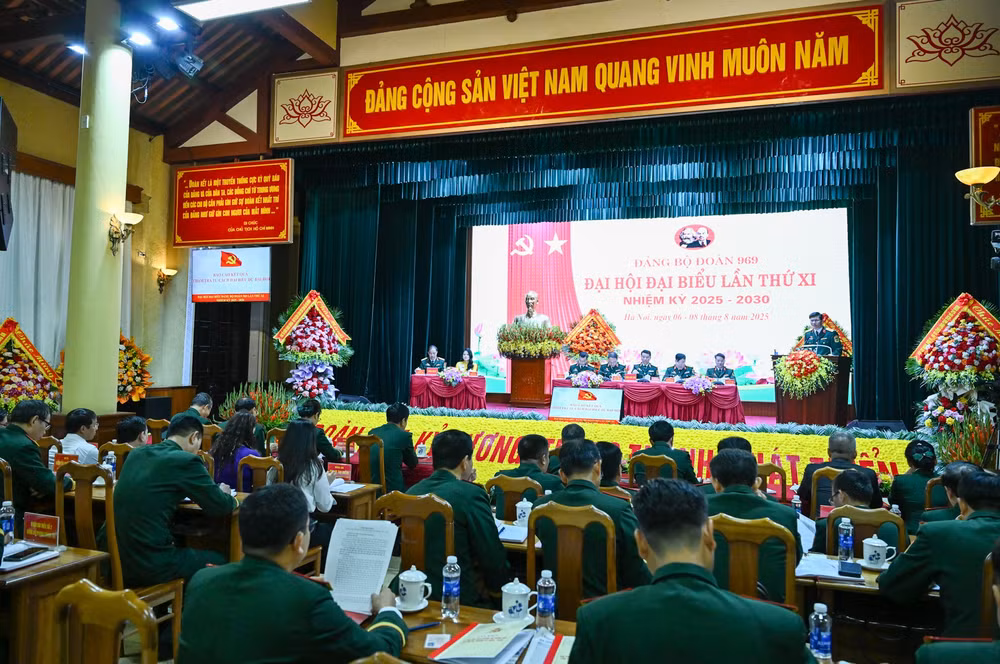 quang-canh-dai-hoi-dai-bieu-dang-bo-doan-969-lan-thu-xi-nhiem-ky-2025-2030-anh-duy-linh.jpg