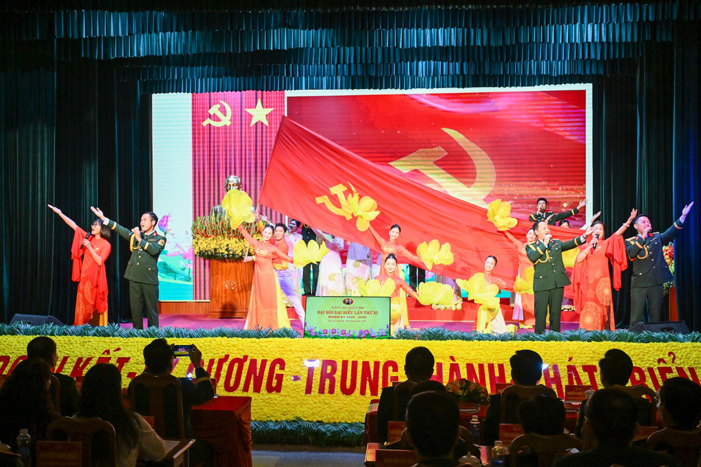 Chương trình văn nghệ chào mừng Đại hội. (Ảnh: DUY LINH) chuong-trinh-van-nghe-chao-mung-dai-hoi-anh-duy-linh.jpg