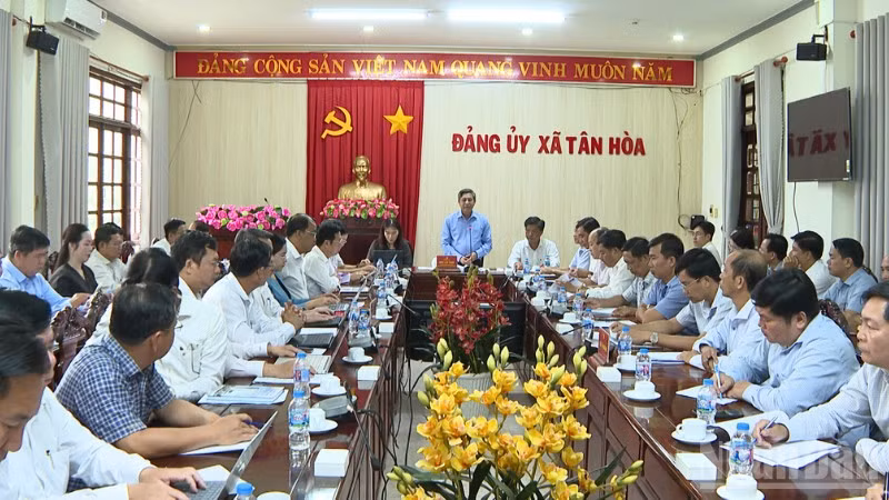 Quang cảnh buổi làm việc.