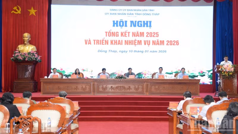 Các đại biểu tham dự hội nghị.