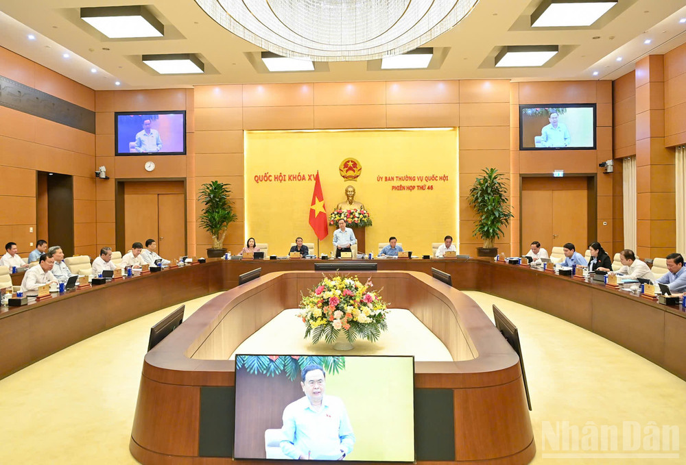 Quang cảnh phiên họp. (Ảnh: DUY LINH) ndo_br_z6666118427284-d11e0195b26973f8142000969e1763e8.jpg