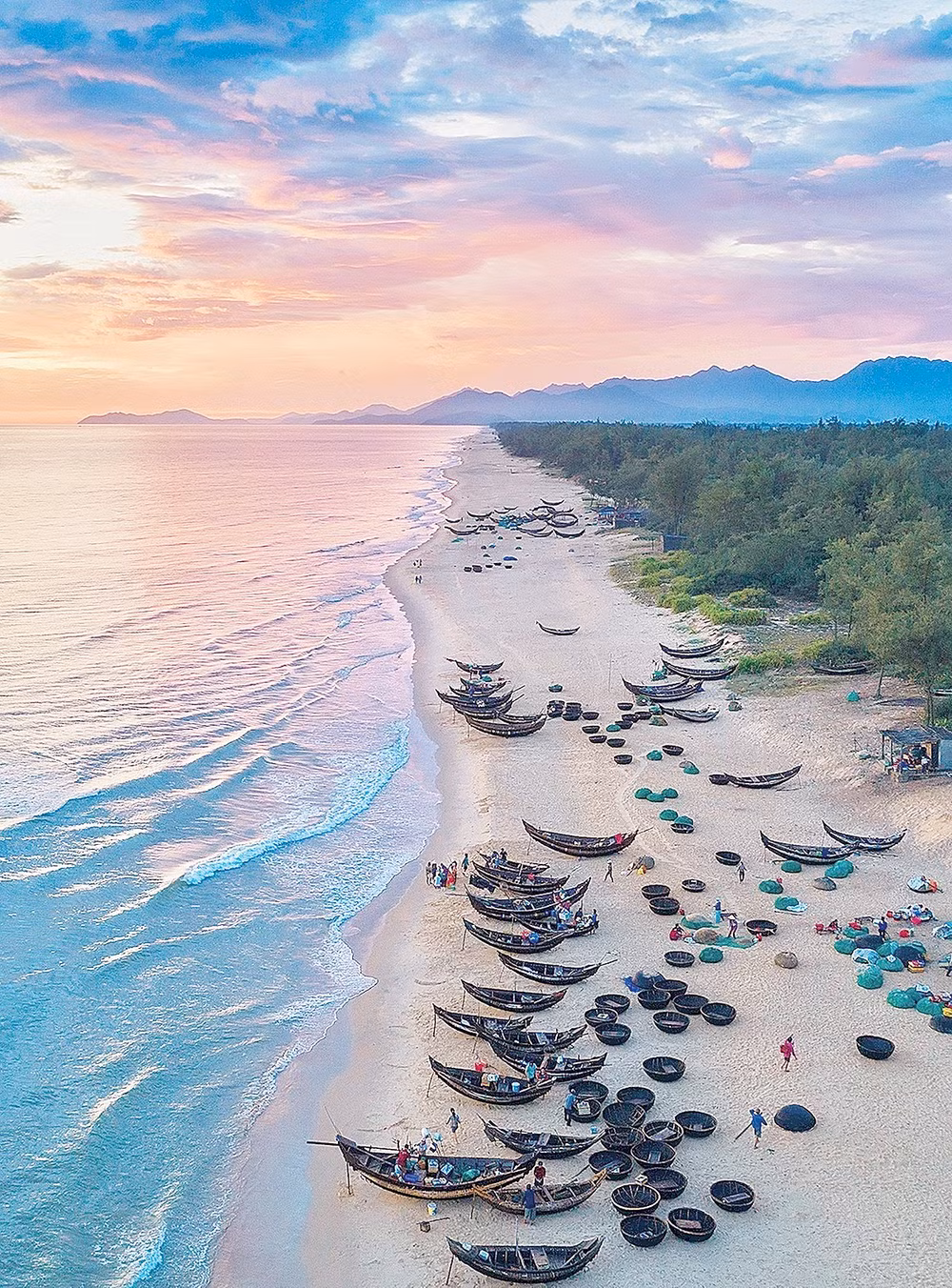 Việt Nam có nhiều làng biển lâu đời, gìn giữ được những nét văn hóa độc đáo. Ảnh: Huỳnh Phương 