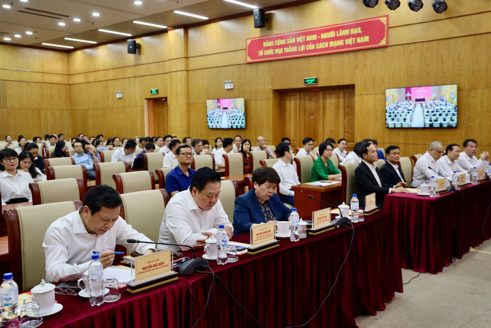 Các đại biểu dự hội nghị cac-dai-bieu-tham-du-hoi-nghi.jpg