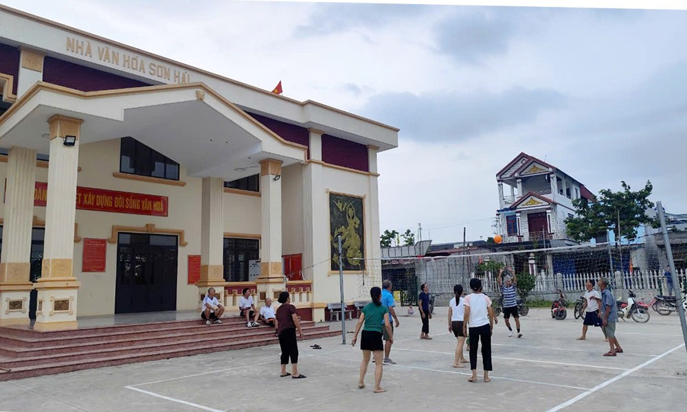 Người dân thôn Sơn Hải, xã Trung Sơn (thị xã Việt Yên) tham gia các hoạt động thể dục, thể thao. (Ảnh Mạc Yến)