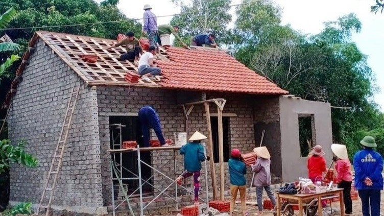 Tính đến hết ngày 8/7/2025, cả nước đã hỗ trợ xóa nhà tạm, nhà dột nát được hơn 264 nghìn căn. (Ảnh: MAI HOA)