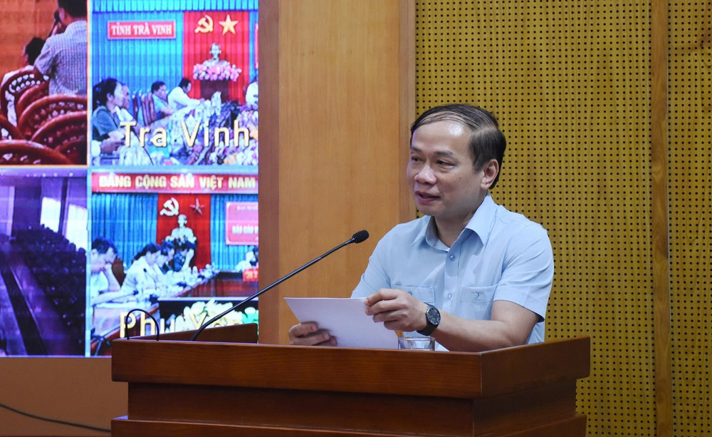 Đồng chí Phạm Tất Thắng phát biểu tại Hội nghị.