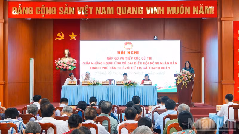  Hội nghị gặp gỡ và tiếp xúc cử tri giữa những người ứng cử đại biểu Hội đồng nhân dân thành phố Cần Thơ với cử tri xã Thạnh Xuân.