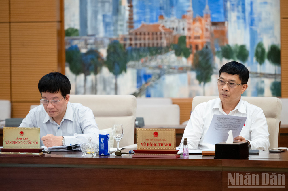 Các đại biểu dự phiên họp. (Ảnh: DUY LINH) ndo_br_z61-4301-dai-bieu-tham-du.jpg
