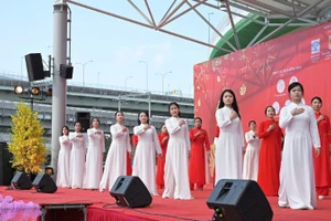 Lễ hội Tết Việt 2026 với chủ đề “Việt Nam rạng ngời” là lời chào mừng đầy ý nghĩa của cộng đồng người Việt Nam tại Nhật Bản đối với thành công của Đại hội đại biểu toàn quốc lần thứ XIV của Đảng.