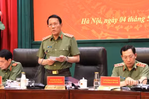 Bộ trưởng Lương Tam Quang phát biểu chỉ đạo tại Hội nghị giao ban công tác tháng 4/2026. (Ảnh: Phương Thủy/CAND)