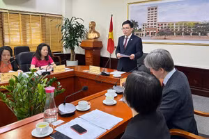 Phó Cục trưởng Cục Sở hữu Trí tuệ Nguyễn Hoàng Giang đánh giá cao kết quả đạt được và sự phối hợp hiệu quả giữa Cơ quan Hợp tác quốc tế Nhật Bản và Cục Sở hữu Trí tuệ trong triển khai thực hiện Chương trình. (Ảnh: JICA)