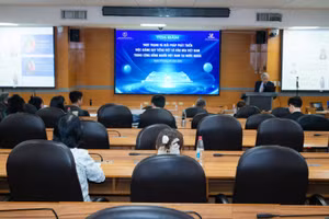 Quang cảnh Tọa đàm “Thực trạng và giải pháp phát triển việc giảng dạy tiếng Việt và văn hóa Việt Nam trong cộng đồng người Việt Nam ở nước ngoài” được tổ chức tại Đài Loan (Trung Quốc).