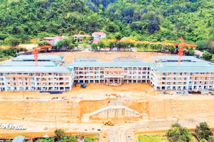 Gấp rút hoàn thiện dự án Trường Phổ thông nội trú liên cấp Tiểu học và Trung học cơ sở xã Phong Thổ, tỉnh Lai Châu. (Ảnh: TTXVN)