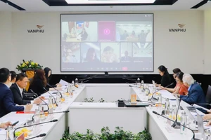 Quang cảnh Tọa đàm “Chuyên gia Việt Nam-Pháp về hợp tác nghiên cứu, sưu tầm tư liệu lịch sử và phát triển nguồn nhân lực Bảo tàng Đảng Cộng sản Việt Nam”.