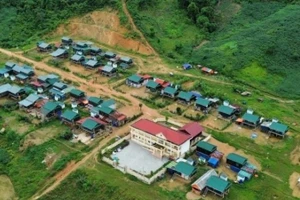 Thủ tướng Chính phủ yêu cầu trước 31/1/2026, hoàn thành xây mới, tái định cư cho những hộ có nhà bị lũ cuốn trôi, sập đổ hoàn toàn. (Ảnh: VGP)