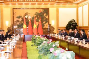 Chủ tịch nước Lương Cường hội đàm với Tổng Bí thư, Chủ tịch nước Trung Quốc Tập Cận Bình.