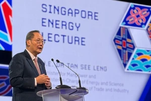 Ông Tan See Leng, Bộ trưởng Nhân lực, Bộ trưởng phụ trách Năng lượng, Khoa học và Công nghệ, Bộ trưởng Thương mại và Công nghiệp Singapore phát biểu tại lễ khai mạc.