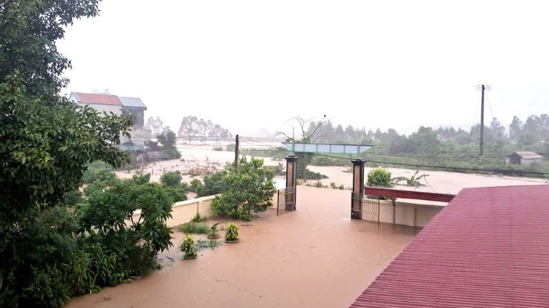Nước lũ gây ngập tại xã Đại Sơn. bao-5.jpg