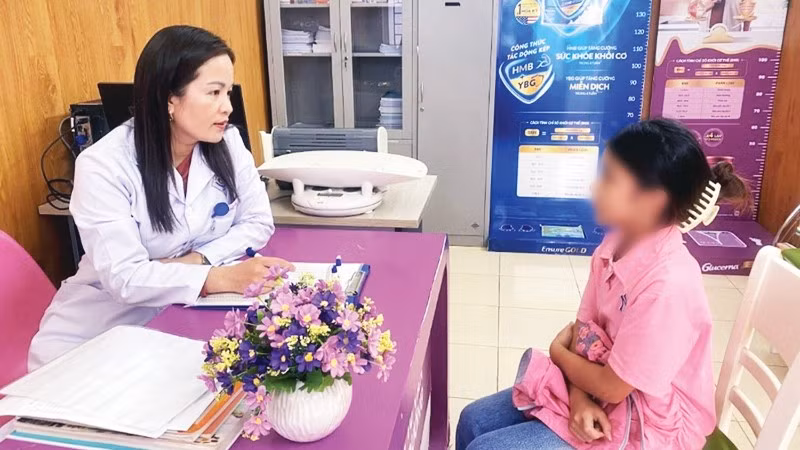 Góc tư vấn dinh dưỡng cho người bệnh tại Bệnh viện Trung ương Thái Nguyên. (Ảnh: ĐỨC MINH)