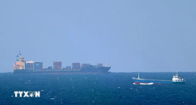 Nằm giữa Oman và Iran, eo biển Hormuz được công nhận là một trong những điểm nghẽn dầu mỏ quan trọng nhất thế giới. (Ảnh: AFP/TTXVN)