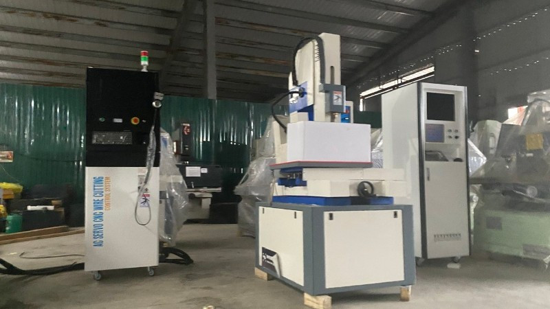 Máy móc tang vật của vụ án bị cơ quan Hải quan phát hiện trong quá trình kiểm tra, xác minh dấu hiệu buôn lậu. (Ảnh: Cục Hải quan)