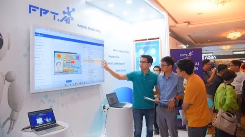 Khách hàng trải nghiệm công nghệ AI của Tập đoàn FPT. (Ảnh: TẬP ĐOÀN FPT)
