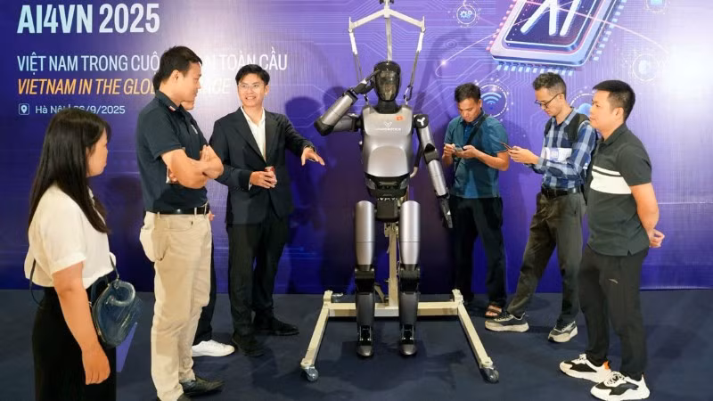 Robot hình người của VinRobotics tại Ngày hội Trí tuệ nhân tạo Việt Nam (AI4VN 2025). (Ảnh: GIANG HUY)