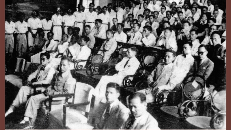 Chỉ 1 tháng sau khi ký Sắc lệnh số 45 thành lập Ban Đại học Văn khoa, Chủ tịch Hồ Chí Minh trực tiếp chủ tọa Lễ Khai giảng niên khóa đầu tiên của Đại học Quốc gia Việt Nam vào ngày 15/11/1945.