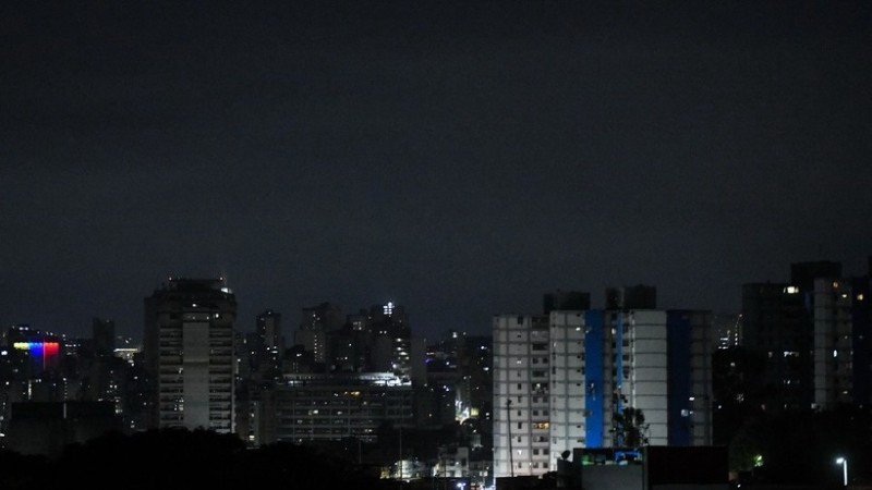 Quang cảnh thủ đô Caracas của Venezuela rạng sáng 3/1/2026. (Nguồn: THX/TTXVN)