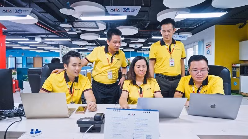 Người lao động tại Công ty cổ phần MISA mỗi năm được tham gia các khóa đào tạo về kỹ năng làm việc và quản lý trong môi trường số.