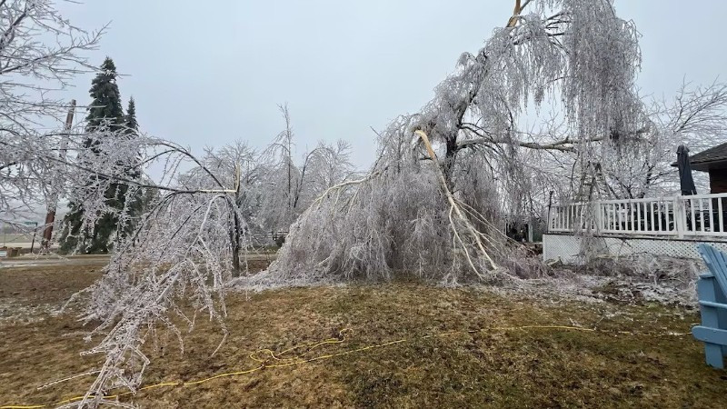 Miền nam Manitoba cũng có thể hứng chịu lượng tuyết rơi từ 10-20 cm do cơn bão Alberta Clipper.