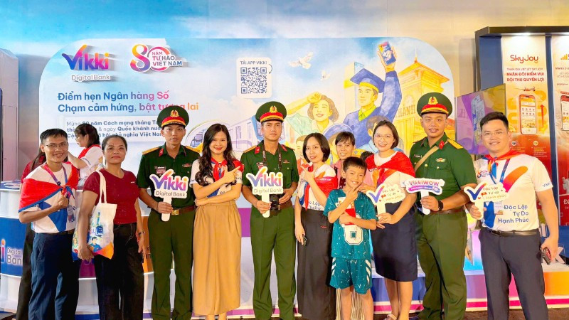 Ngân hàng số Vikki dành tặng nhiều phần quà hấp dẫn cho khách hàng.
