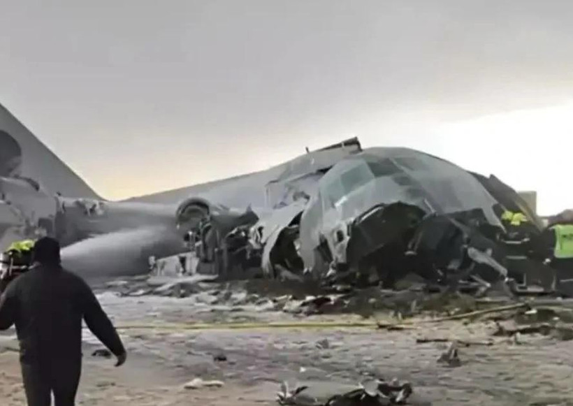 Chiếc máy bay C-130 Hercules của Không quân Bolivia xuất phát từ thành phố Santa Cruz (miền Đông) và gặp nạn khi hạ cánh xuống sân bay quốc tế El Alto. (Nguồn: X)