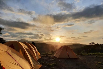 Hoàng hôn trên đường du ngoạn.