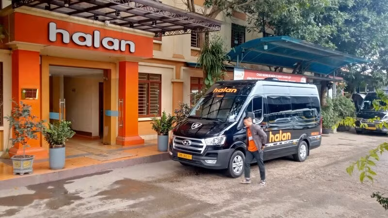 Công ty cổ phần Thương mại và Du lịch Hà Lan sẽ đón, đưa khán giả miễn phí từ đường Bắc Sơn vào sân vận động xem các trận đấu còn lại của Giải bóng đá Tứ Hùng-Thái Nguyên năm 2025.