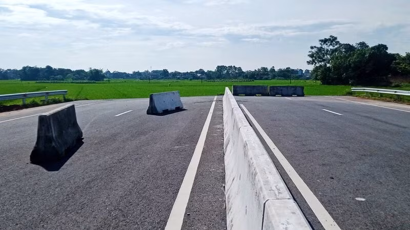 Đường vành đai 5 vùng Thủ đô Hà Nội đã được đầu tư trên địa bàn tỉnh Thái Nguyên, nhưng chưa thể kết nối với tỉnh Bắc Ninh.