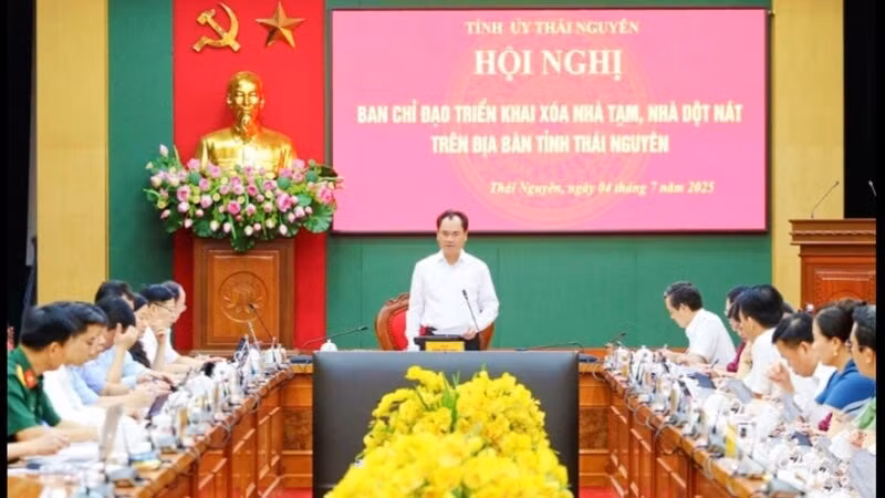 Bí thư Tỉnh ủy Thái Nguyên Trịnh Việt Hùng chỉ đạo xóa hết nhà tạm cho dân trước 31/8.