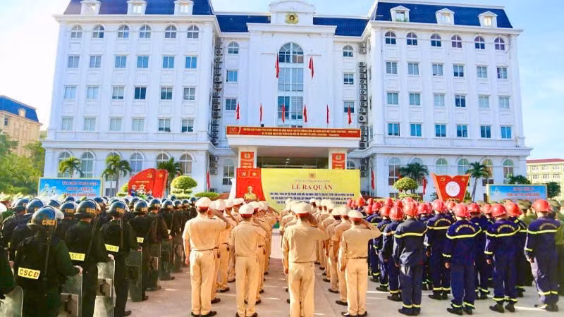 Quang cảnh lễ ra quân của Công an tỉnh Quảng Ninh.