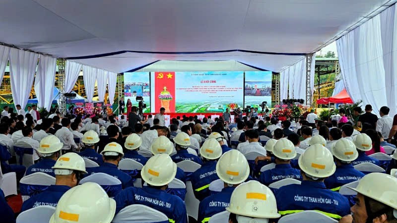 Quang cảnh Lễ khởi công dự án khai thác hầm lò phần mở rộng Hà Ráng.
