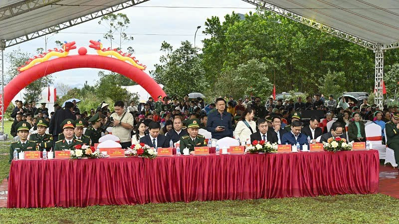 Các đại biểu tham dự "Ngày hội Biên phòng toàn dân" ở xã Hải Sơn.